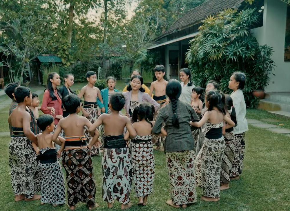 Permainan Jamuran: Warisan Budaya Mengajarkan Kebersamaan